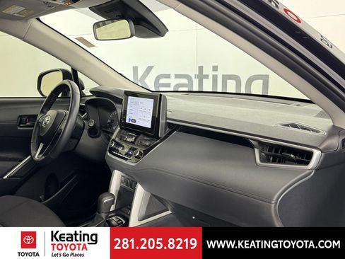 Certified 2024 Toyota Corolla Cross LE image 23