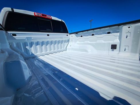 New 2026 GMC Canyon AT4 w/ Technology Plus Package AWD/4WD image 6