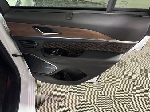 Used 2022 Jeep Grand Cherokee Summit w/ Luxury Tech Group V image 30