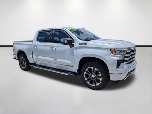 Used 2022 Chevrolet Silverado 1500 High Country w/ Technology Package AWD/4WD image 2