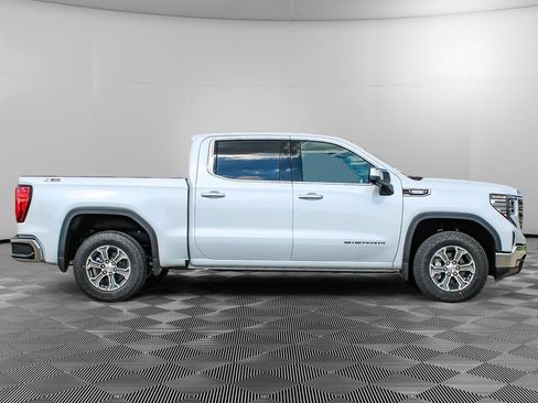 New 2026 GMC Sierra 1500 SLT w/ SLT Convenience Package AWD/4WD image 2