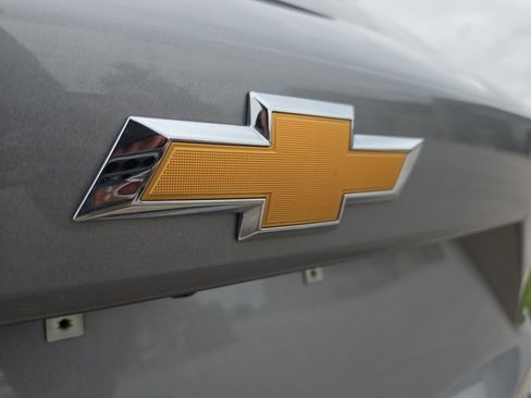Used 2025 Chevrolet Trax LT FWD image 17