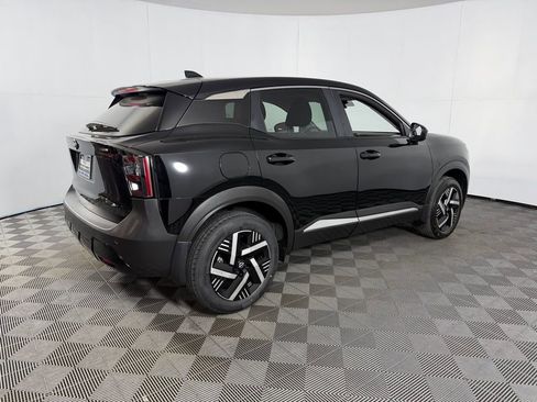 Used 2025 Nissan Kicks SV image 7