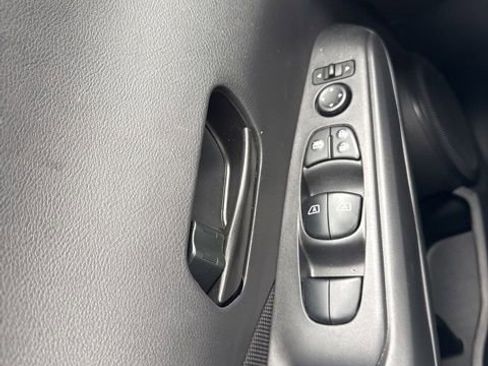 Certified 2025 Nissan Kicks Play S image 20