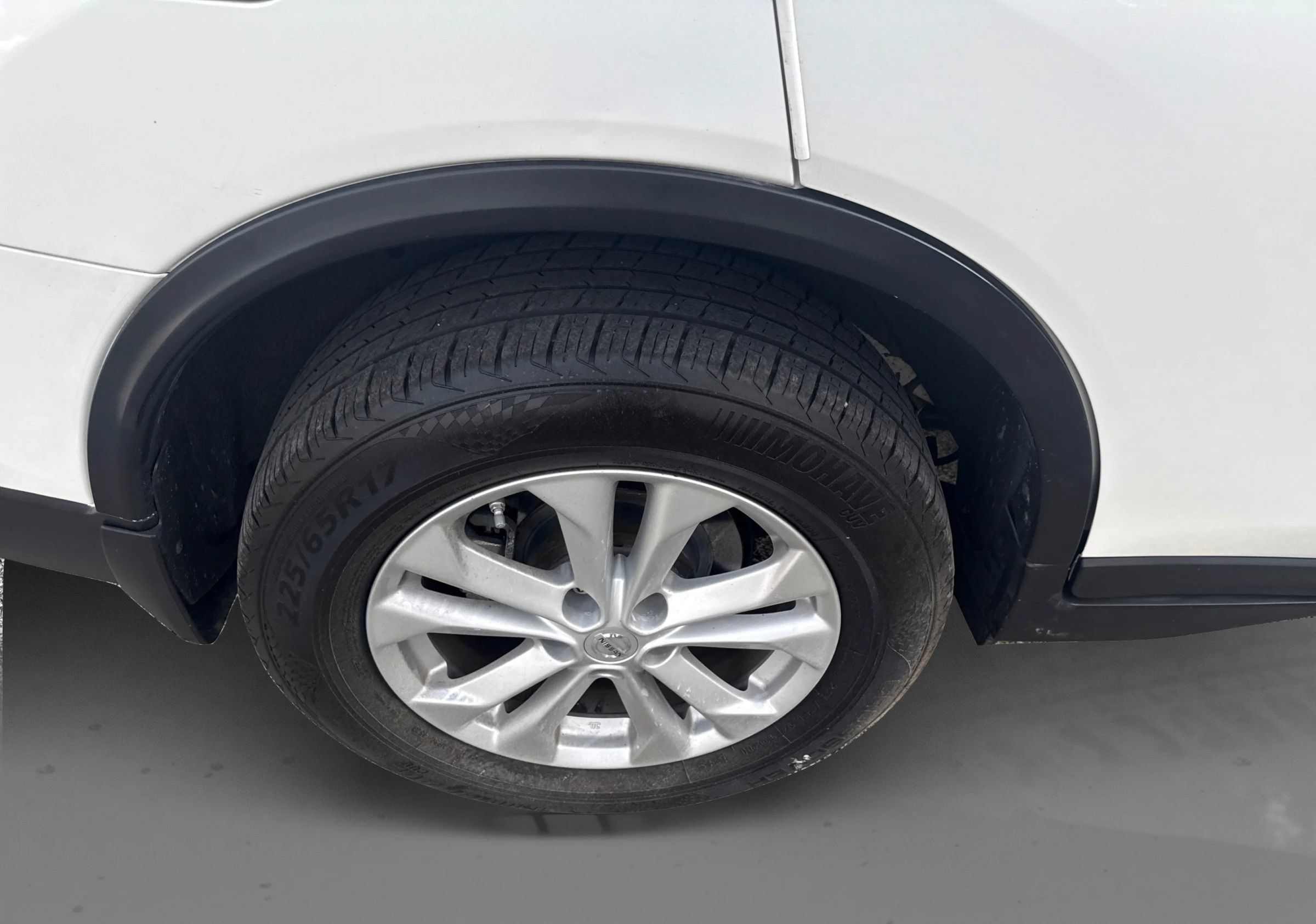 Used 2014 Nissan Rogue SV AWD/4WD image 23