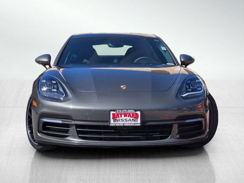 Used 2018 Porsche Panamera 4 image 2