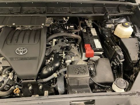 Used 2023 Toyota Highlander XLE AWD/4WD image 29