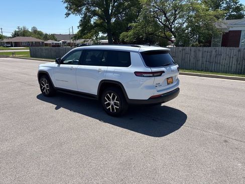 Used 2023 Jeep Grand Cherokee L Limited AWD/4WD image 3
