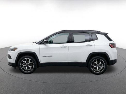 Used 2025 Jeep Compass Limited AWD/4WD image 4