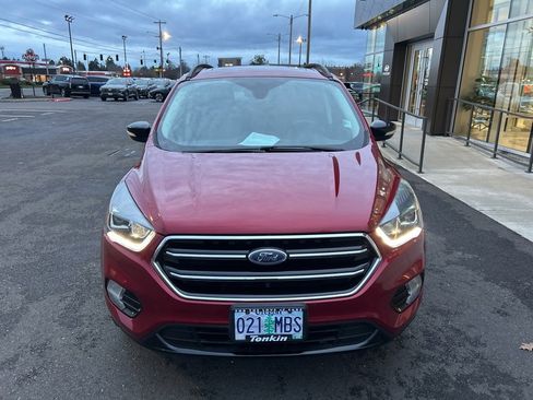 Used 2017 Ford Escape Titanium image 2