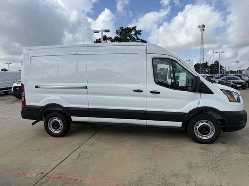 New 2026 Ford Transit 250 148 Medium Roof w/ Load Area Protection Package RWD image 6
