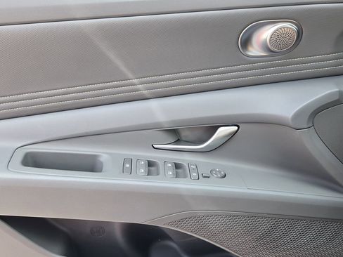 Certified 2025 Hyundai Elantra Sport FWD image 28