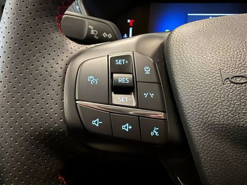 Used 2025 Ford Escape ST-Line w/ Tech Pack #1 AWD/4WD image 23