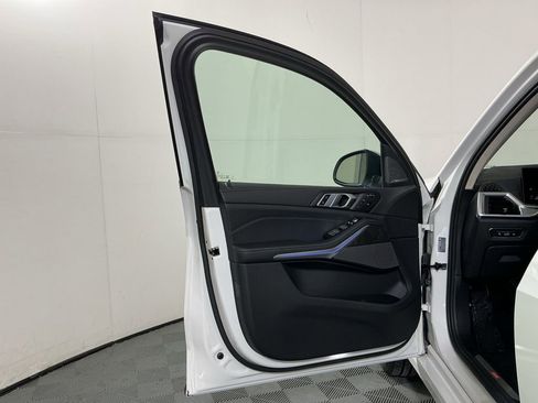 Certified 2025 BMW X7 xDrive40i AWD/4WD image 19