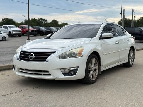 Used 2015 Nissan Altima 2.5 SL w/ Technology Package FWD image 25