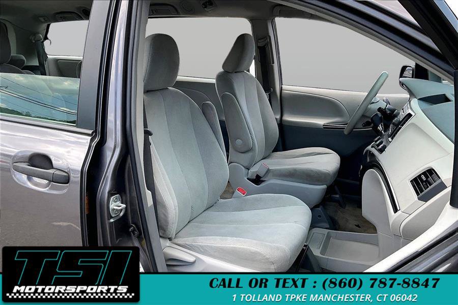 Used 2013 Toyota Sienna L FWD image 7