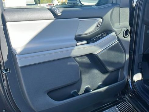 New 2025 Ford Expedition Active image 12