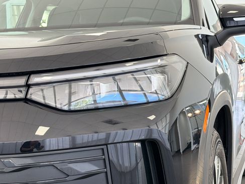 New 2026 Volkswagen Tiguan S FWD image 11
