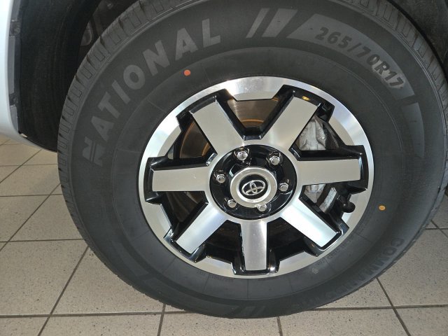 Used 2023 Toyota 4Runner TRD Off-Road Premium w/ Moonroof Package AWD/4WD image 10