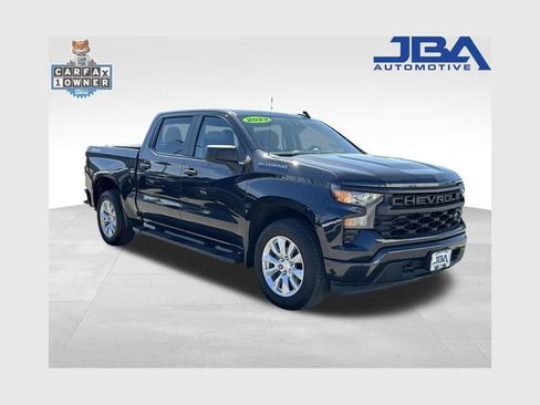 Used 2022 Chevrolet Silverado 1500 Custom AWD/4WD image 1