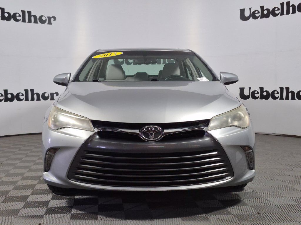 Used 2015 Toyota Camry XLE w/ Moonroof Package FWD image 2