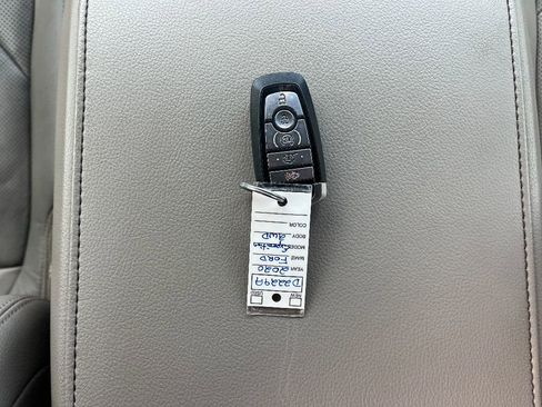 Used 2020 Ford Expedition Limited image 25