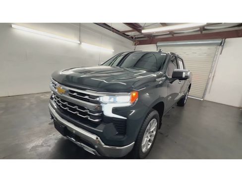 Used 2025 Chevrolet Silverado 1500 LTZ RWD image 4