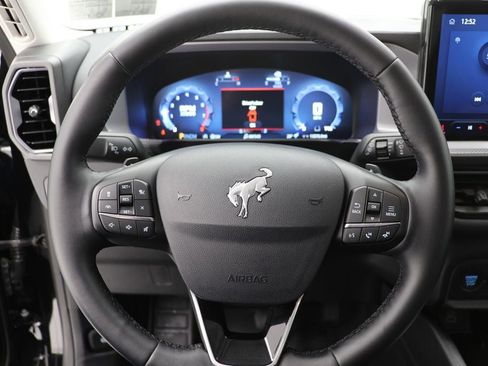 Used 2025 Ford Bronco Sport Badlands image 17