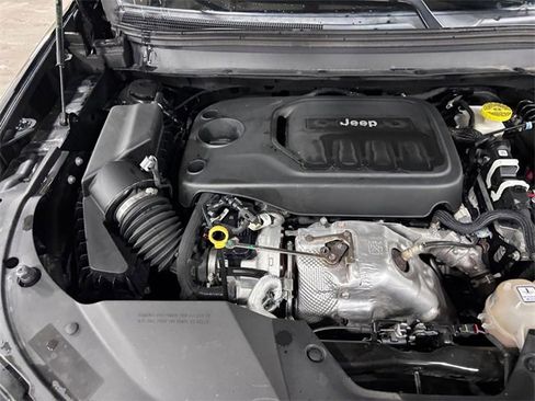 Certified 2022 Jeep Cherokee Latitude Lux image 29