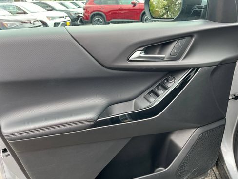 Used 2025 Chevrolet Equinox LT FWD image 18