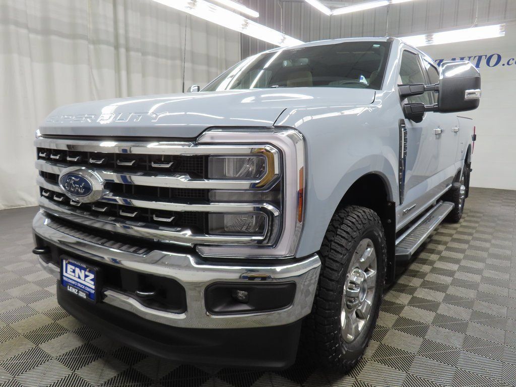 Used 2025 Ford F350 Lariat AWD/4WD image 6