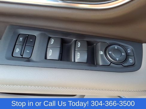 Used 2024 GMC Yukon SLT AWD/4WD image 21