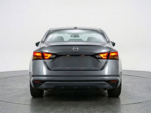 Used 2025 Nissan Altima 2.5 SV image 7