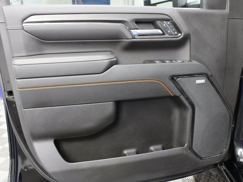 Used 2024 GMC Sierra 2500 AT4 image 73