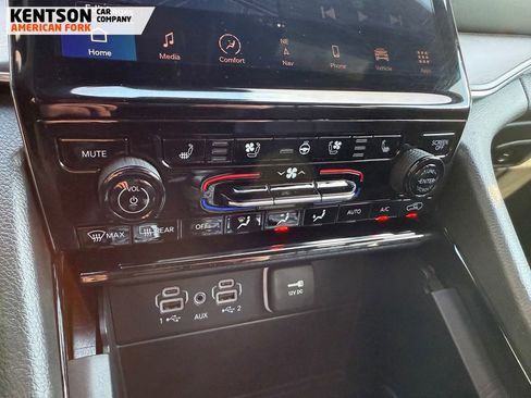 Used 2024 Jeep Grand Cherokee L Overland w/ Trailer Tow Package image 30