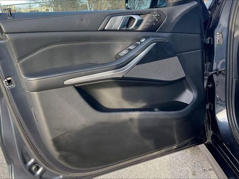 Used 2022 BMW X7 M50i w/ Executive Package image 23