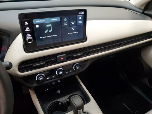 Certified 2026 Honda HR-V LX image 27