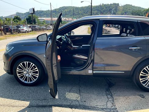 Used 2018 Lincoln MKX Reserve w/ Lincoln MKX Climate Package image 10