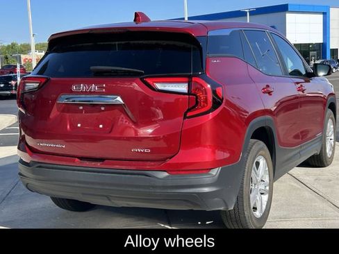 Used 2024 GMC Terrain SLE AWD/4WD image 7