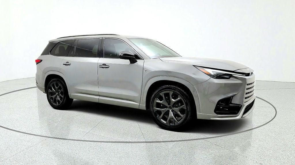 Used 2024 Lexus TX 500h AWD w/ Technology Package image 2