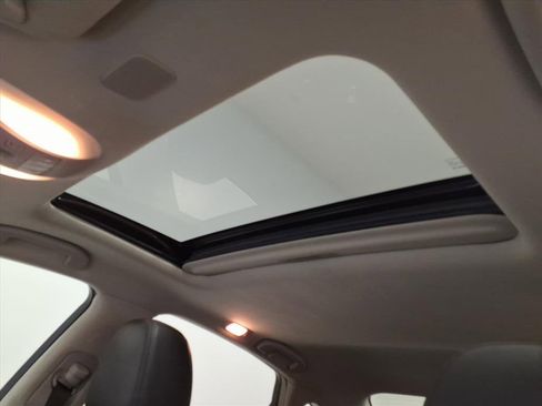 Used 2019 INFINITI Q70 Luxe image 21