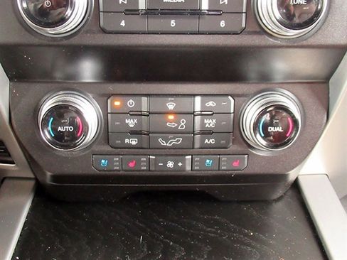 Used 2020 Ford F150 Platinum w/ Technology Package image 24