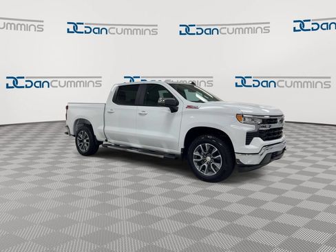 New 2026 Chevrolet Silverado 1500 LT w/ Z71 Off-Road Package AWD/4WD image 2