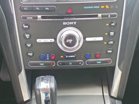 Used 2018 Ford Explorer Platinum AWD/4WD image 28