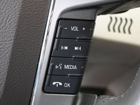 Used 2010 Ford Taurus SEL FWD image 17