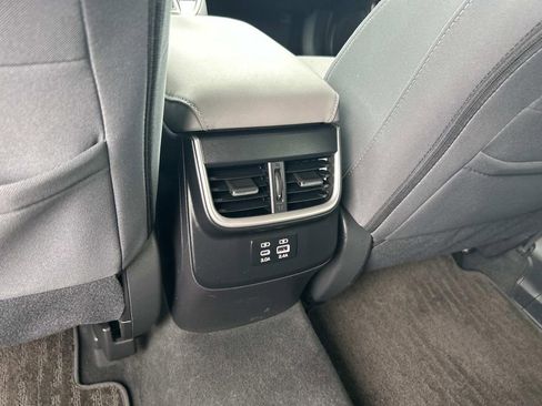 Used 2023 Subaru Outback Premium image 19