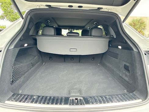 Used 2020 Porsche Cayenne w/ Premium Package image 29