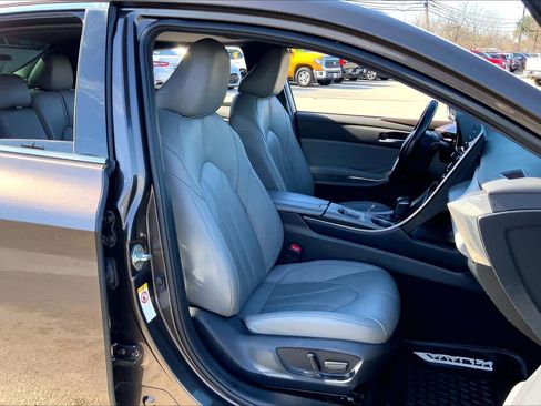 Used 2019 Toyota Avalon XLE image 8