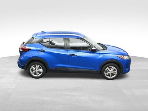 Used 2022 Nissan Kicks S FWD image 23