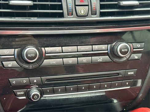 Used 2019 BMW X6 xDrive35i w/ M Sport Package image 45